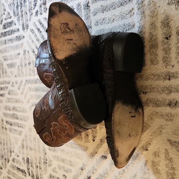 Boots - Picture 4 of 6